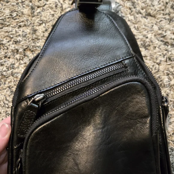 XYD Black Leather Shoulder Bag - Picture 4 of 7